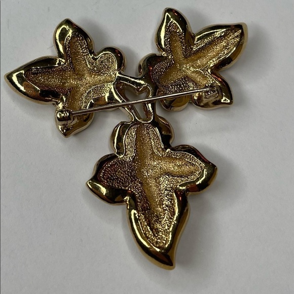 Vintage 3 Leaf Trio White Cubic BROOCH PIN Gold Tone Large - Picture 2 of 3